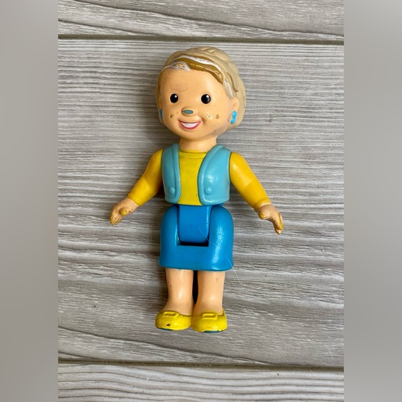 Fisher Price vintage MY FIRST DOLLHOUSE GRANDMA Grandparent 4" Family doll - Picture 2 of 6